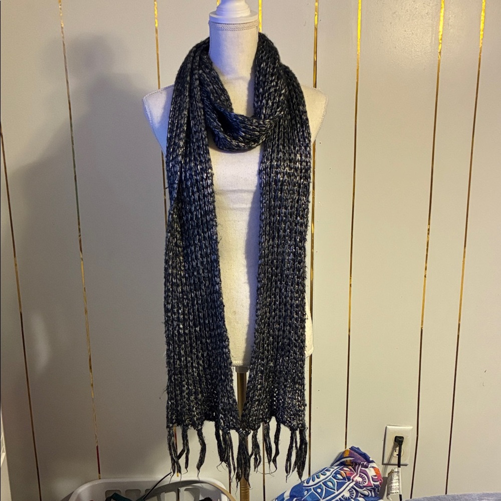 Elegant Black and Gray Women's Scarf